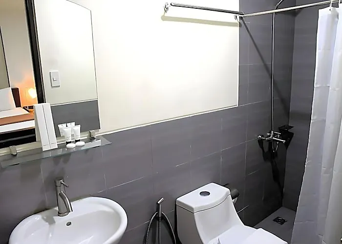 Arzo Makati 2*